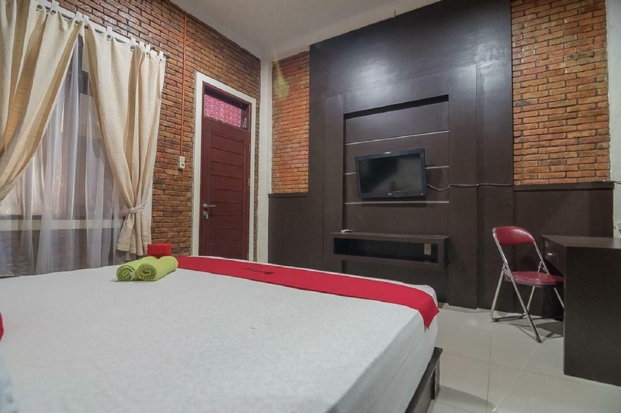 Reddoorz Plus Near Cambridge City Square 2 Medan Exterior foto